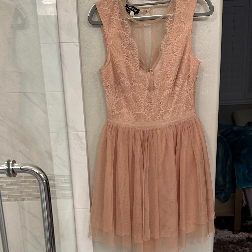 bebe Lace Mini Dress in Soft Peach excellent